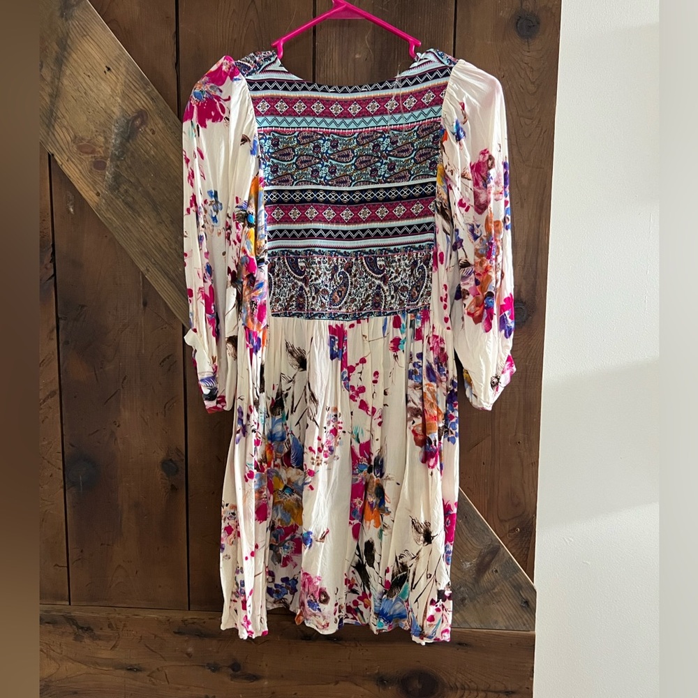 Light & Airy Artistic Tunic Top - Picture 2 of 2